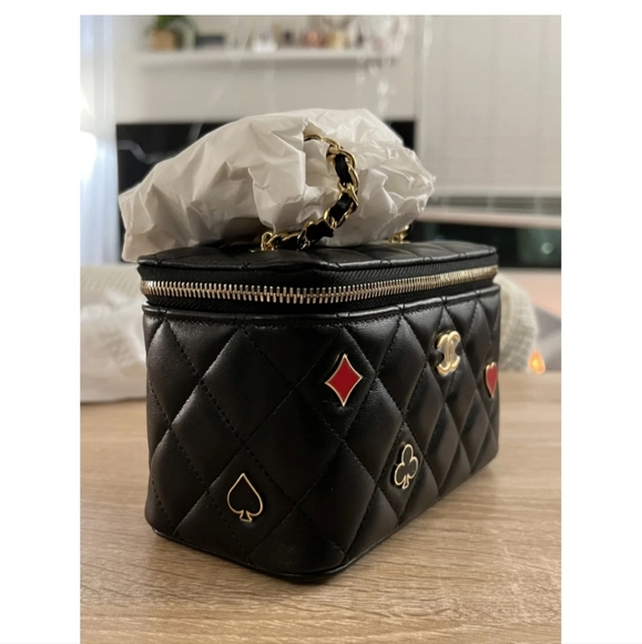Chanel Vanity leather crossbody bag/never been worn - Picture 2 of 7